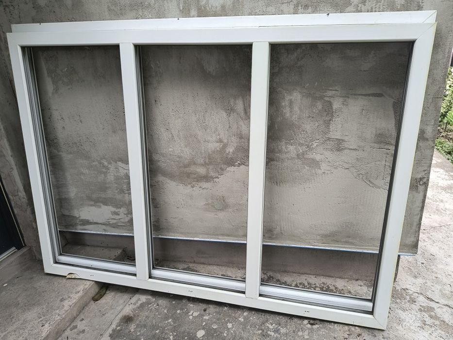 Vând 3 ferestre termopan PVC albe – dimensiuni mari (utilizate/second-hand)