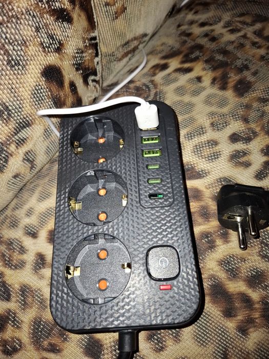 Разклонотел с 3 контакта, 3 usb A и 3 usb C