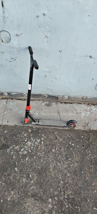 Продаю самокат,стоял в гараже,состояние нормальное