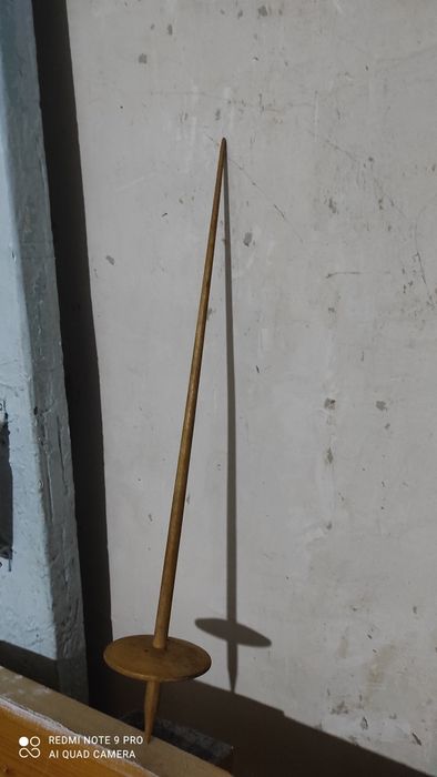 Веретено деревянное.