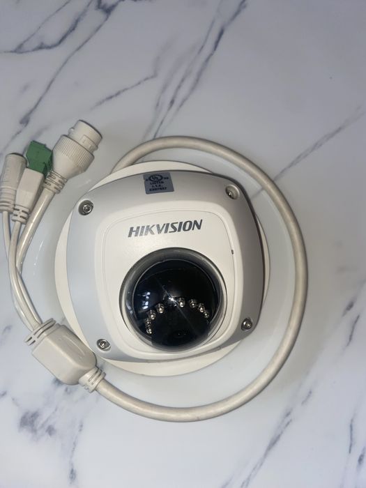 Vand camere hickvision 2 mp de retea