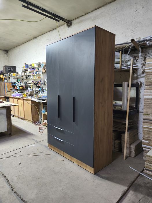 Срочна шкаф сатылады новый