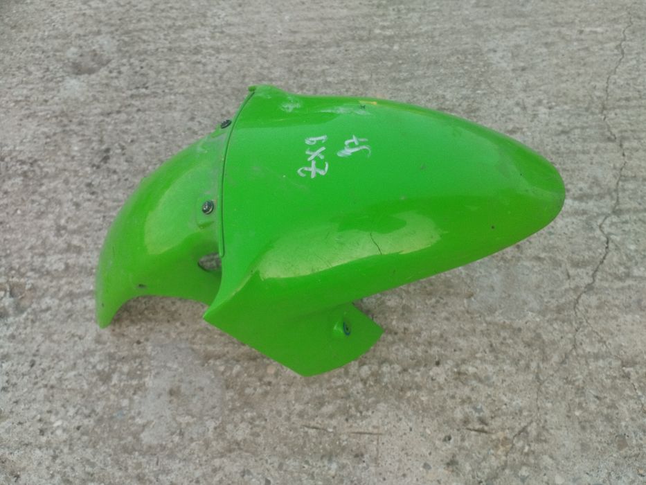 Apărătoare aripa roata fata pentru Kawasaki zx9r model  1996-1997