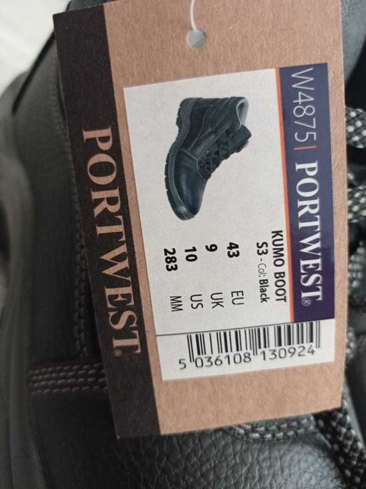 Продаю новую специальную ботинку