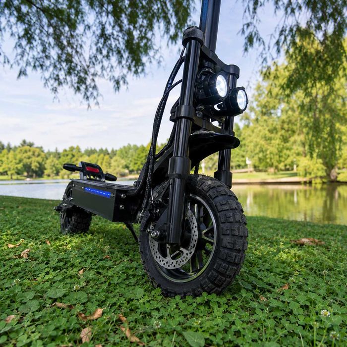 Trotineta impecabila - Solida si rapida  motor 1300w 2026 52v18a