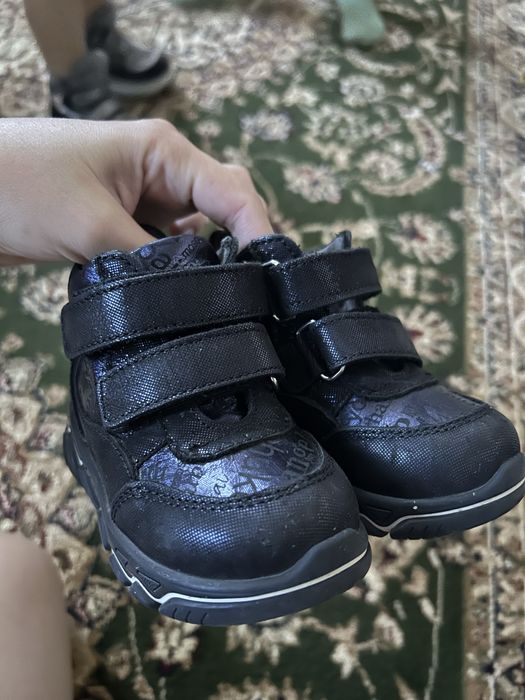 Продам осенние сапожки унисекс