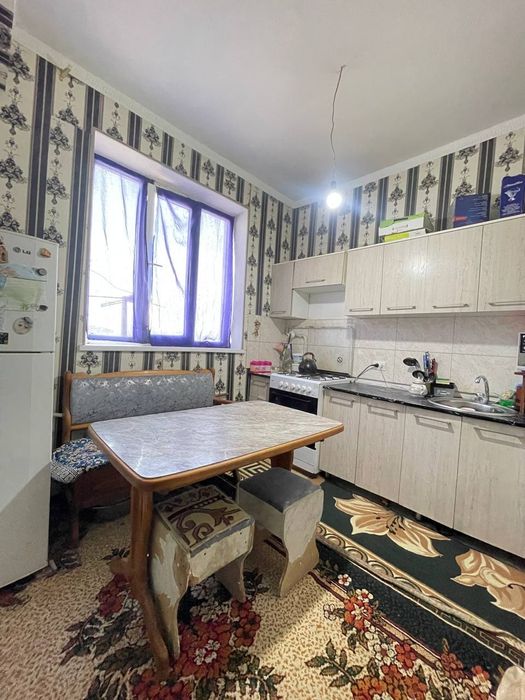 2.7.7 квартира 70кв.м сотилади