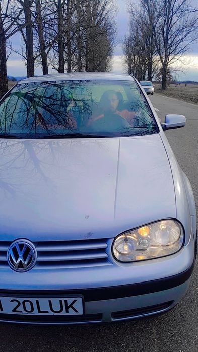 Golf de vânzare 1200 euro acte la zi