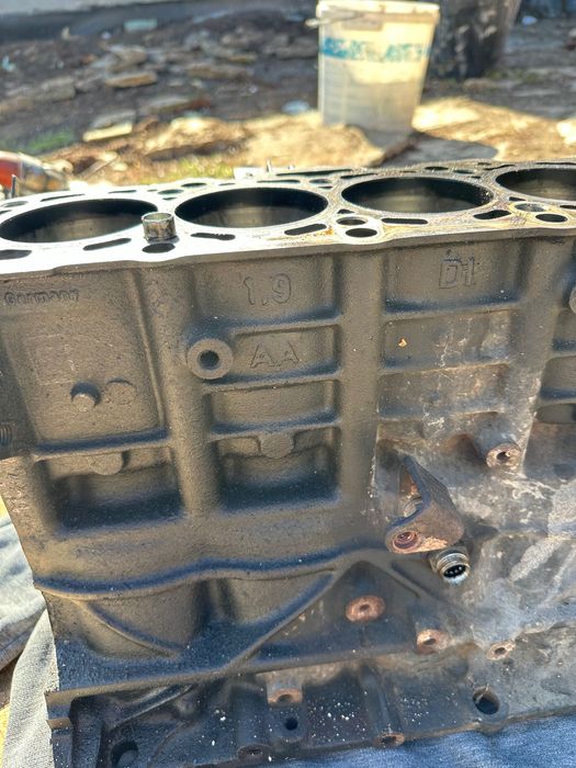 Цилиндров блок,капак, маркуч турбина към кулера-1.9 ARL-VW, Seat, Audi
