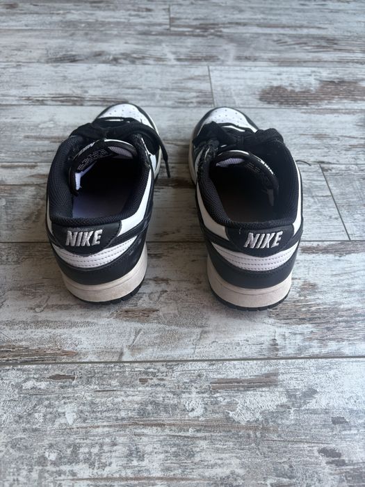 Nike Air Jordan 1 Mid Curry Cardinal; Nike Dunk Low Panda