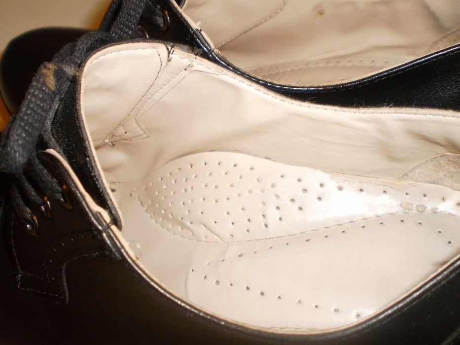 Разпродажба! Пет чифта обувки от естествена кожа!