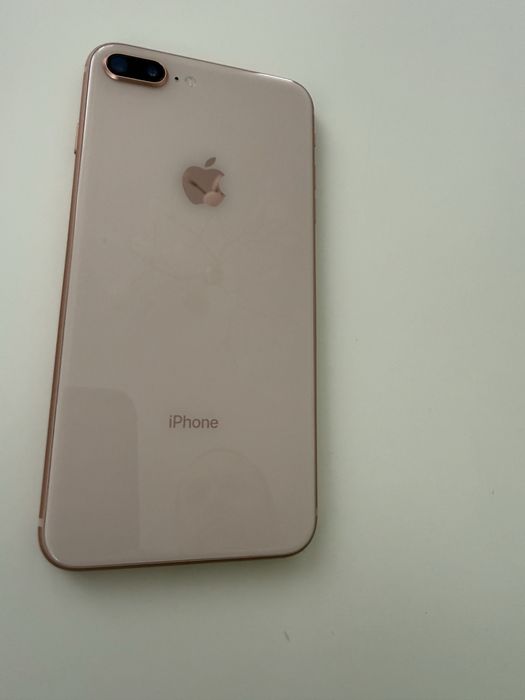 Iphone 8+ в золотом цвете
