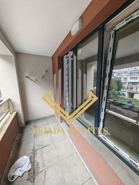 Продава се Тристаен апартамент в Бургас, Славейков - 101 кв.м за 1020 €/кв.м - Снимка #11