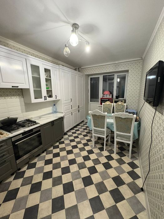 Продам 2 ком квартира Батыс 2