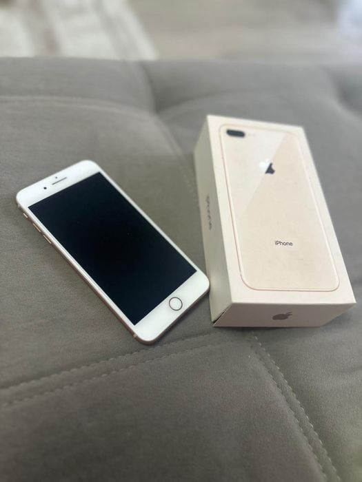 Продам телефон айфон 8 плюс на 64 гб