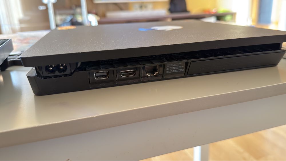 PlayStation 4 Slim 1TB