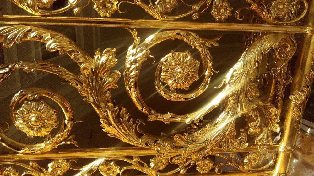 Мебель премиум класса с использованием золото.