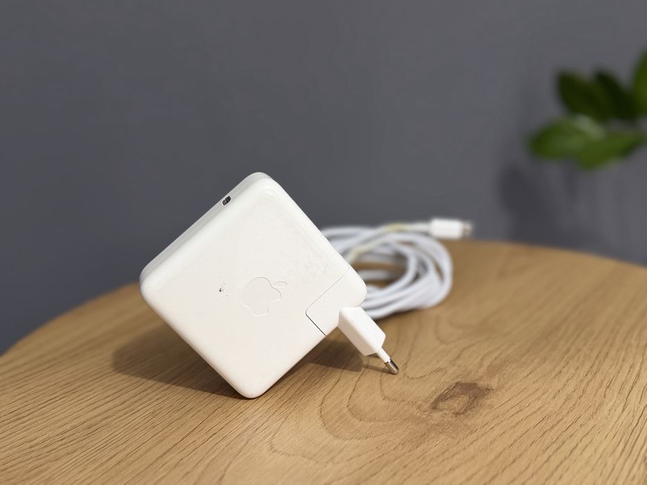 Incarcator original Apple USB‑C 61W Model A1718 – MacBook Pro