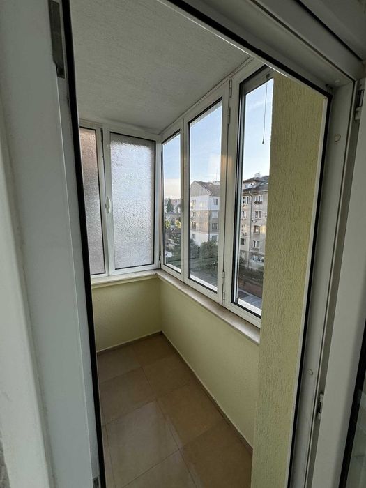 Дава се под наем Тристаен апартамент в София, Център - 100 кв.м за 800 € - Снимка #3