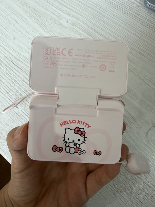продам камеру insta 360 hello kitty