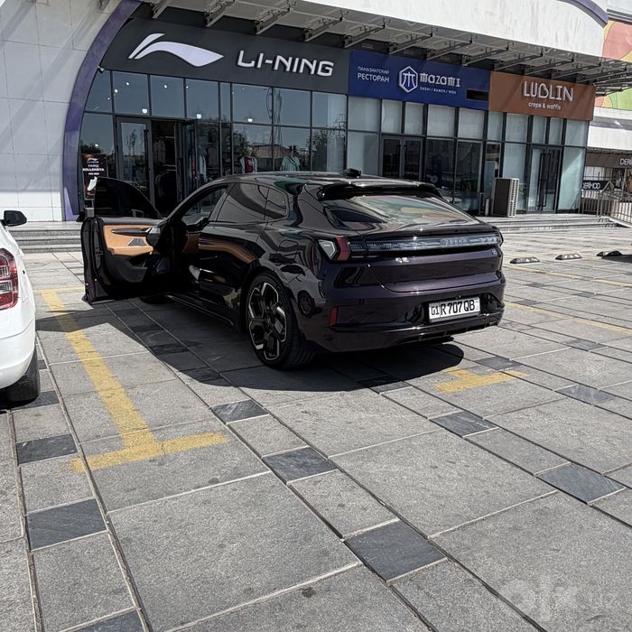 ZEEKR 0 0 1 U zet sport