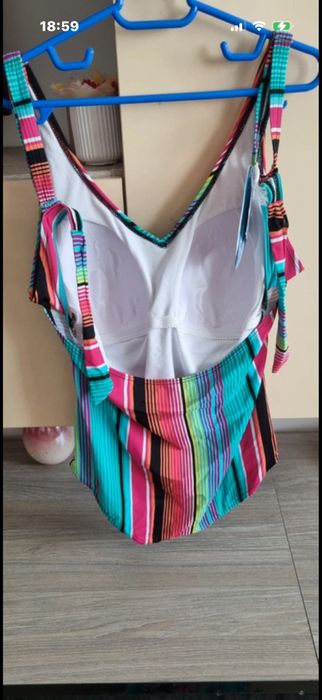 Costum de baie intreg