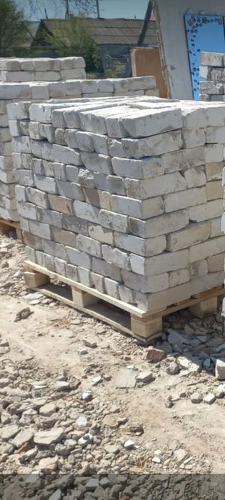 Продам  белый полуторный кирпич