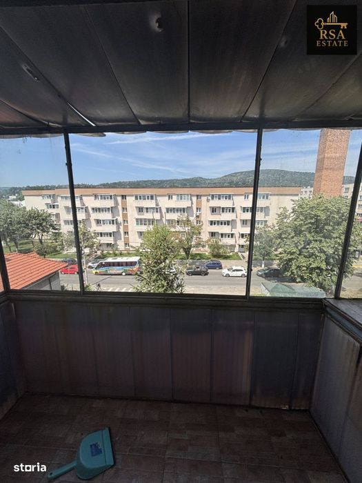 Apartament 4 camere de inchiriat et 4 langa Sala Polivalenta Rm Valcea