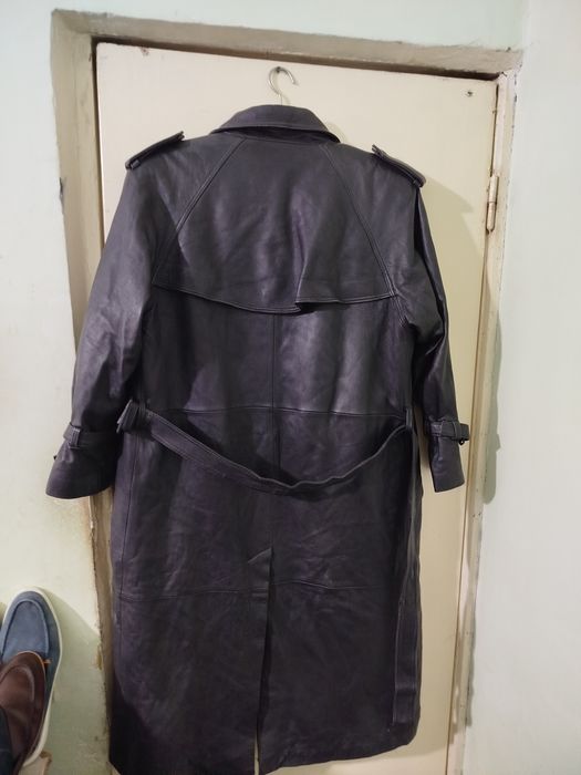 Продам кожаные плащи.