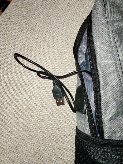 Rusac practic cu cablu de date și geanta mica