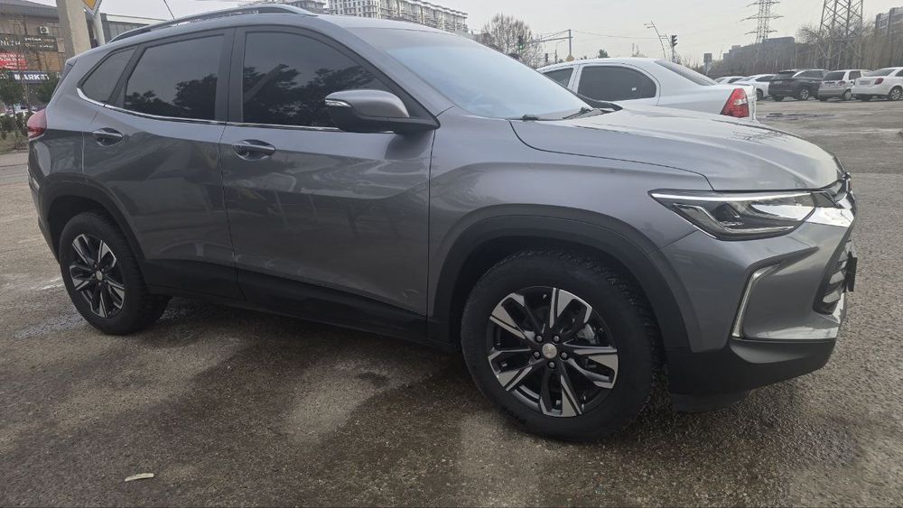 Tracker 2 premyer pozisiya