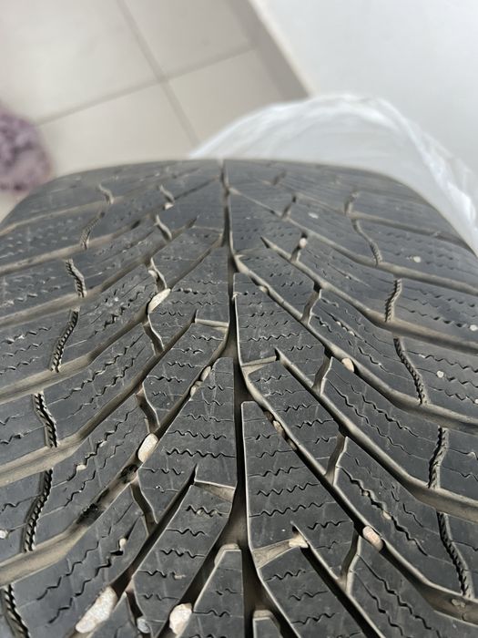 225/45/18 Kumho Wintercraft Wp5
