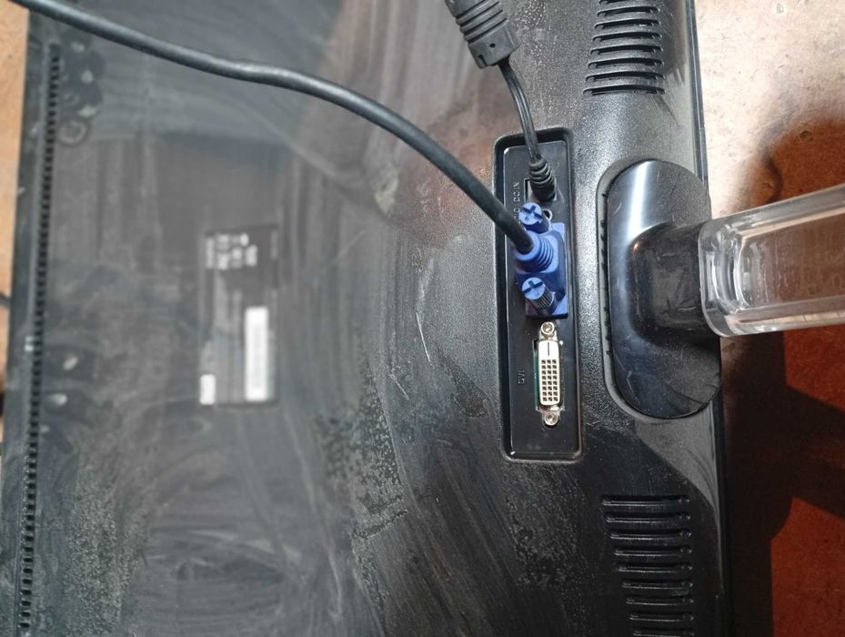 Продам для видеонаблюдения мониторы17-24дюйма б\у