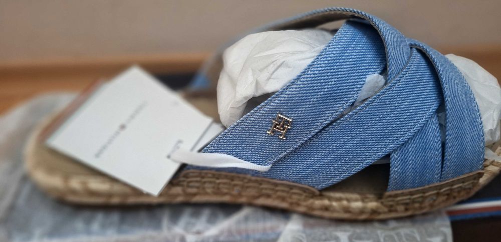 Чехли Tommy Hilfiger 39  нови