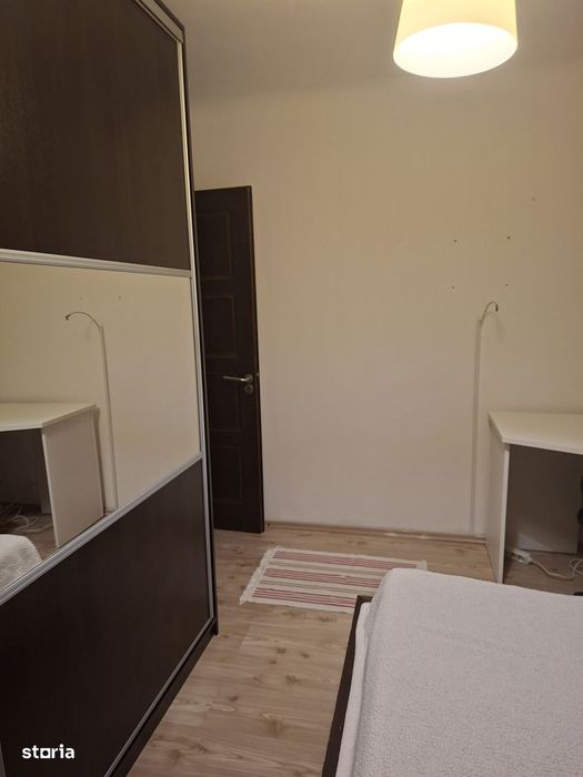 Apartament 3 camere, Rovine