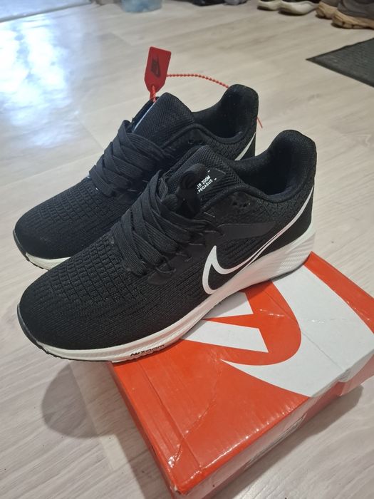 Кросовки Nike Airzoom новые