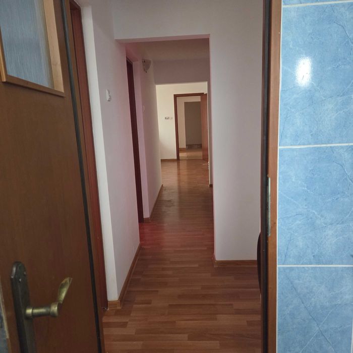 Apartament 3 camere de vânzare