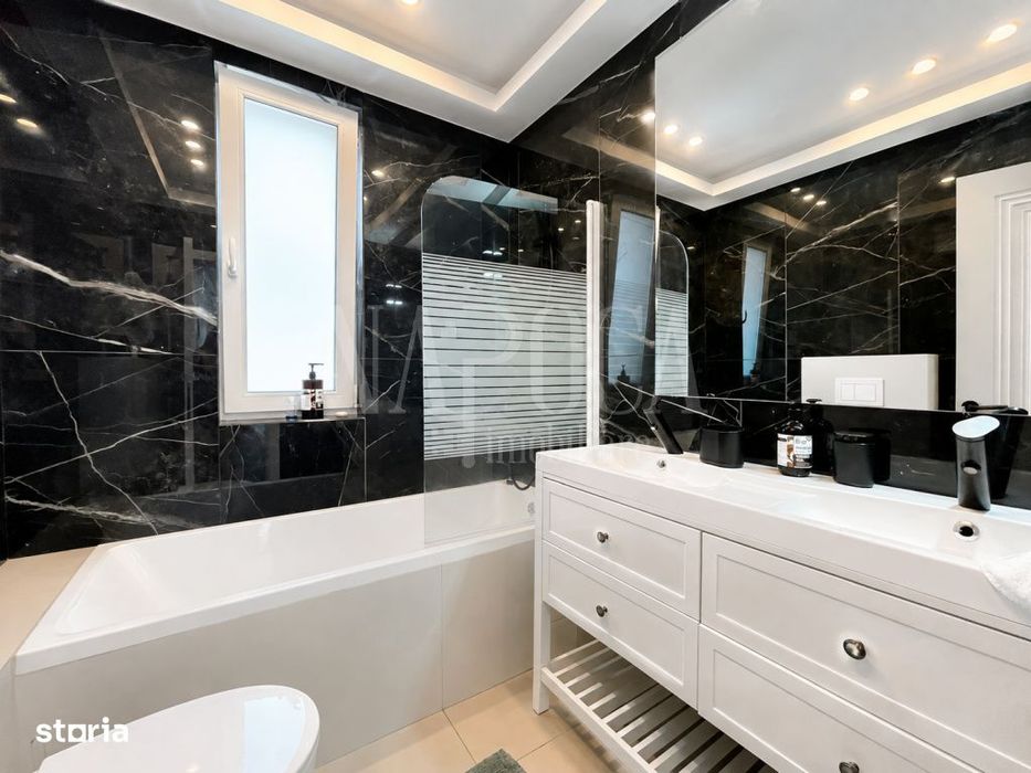 Casa 4 camere de vanzare in Floresti