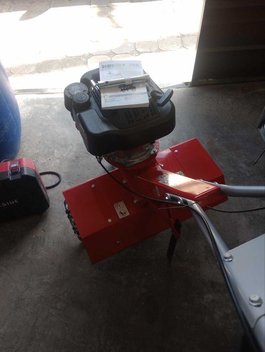 Продавам бензинова мотофреза HECHT 746, 60 см.