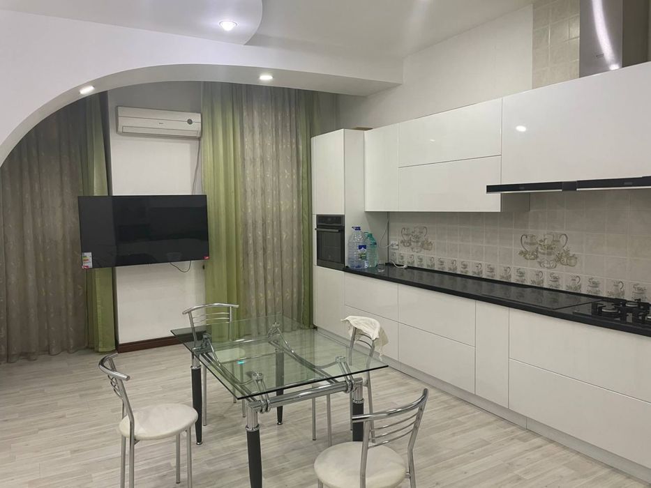 Аренда квартира 4 хоналик 200 м2