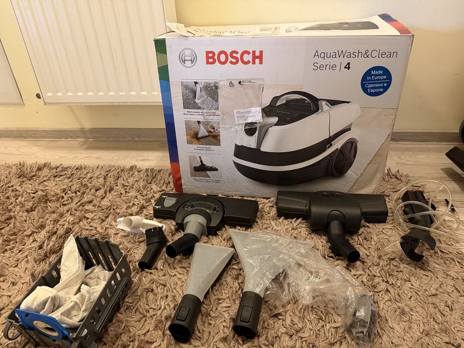 Bosch AquaWash&Clean Serie 4 – aspirator cu spălare / wet & dry – ca nou
