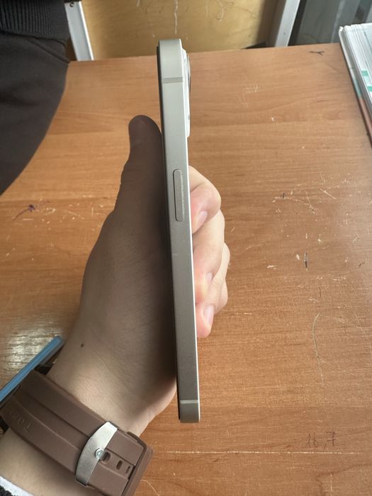 Продам айфонг 13