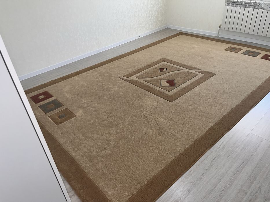 Кілем сатылады,саудасы бар