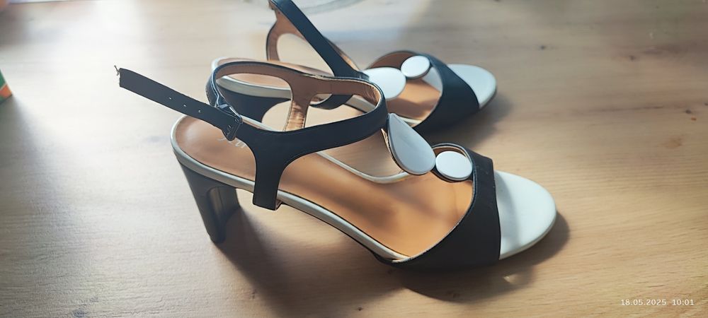 Дамски обувки сандали на ток 38р