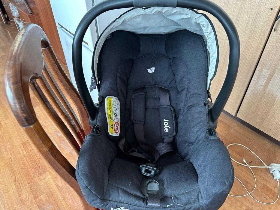 Продам автолюльку от фирмы Joie
