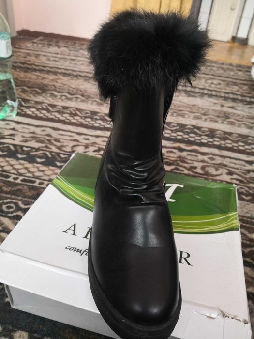 Дамски зимни ботуши