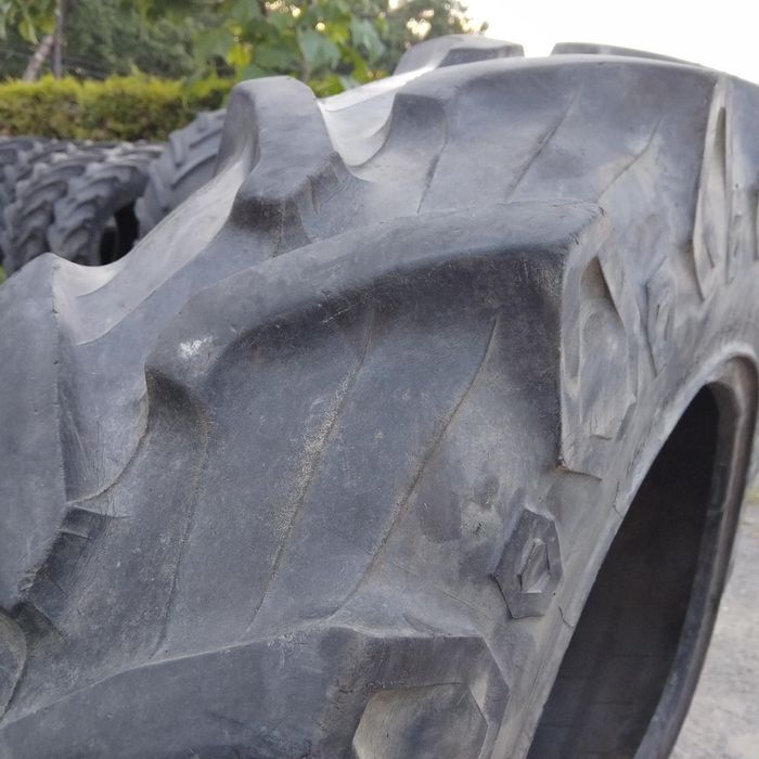 Cauciucuri 13.6R28 (340/85R28) Pirelli Anvelope Agricole REZISTENTE - Ideale pentru Teren Greu