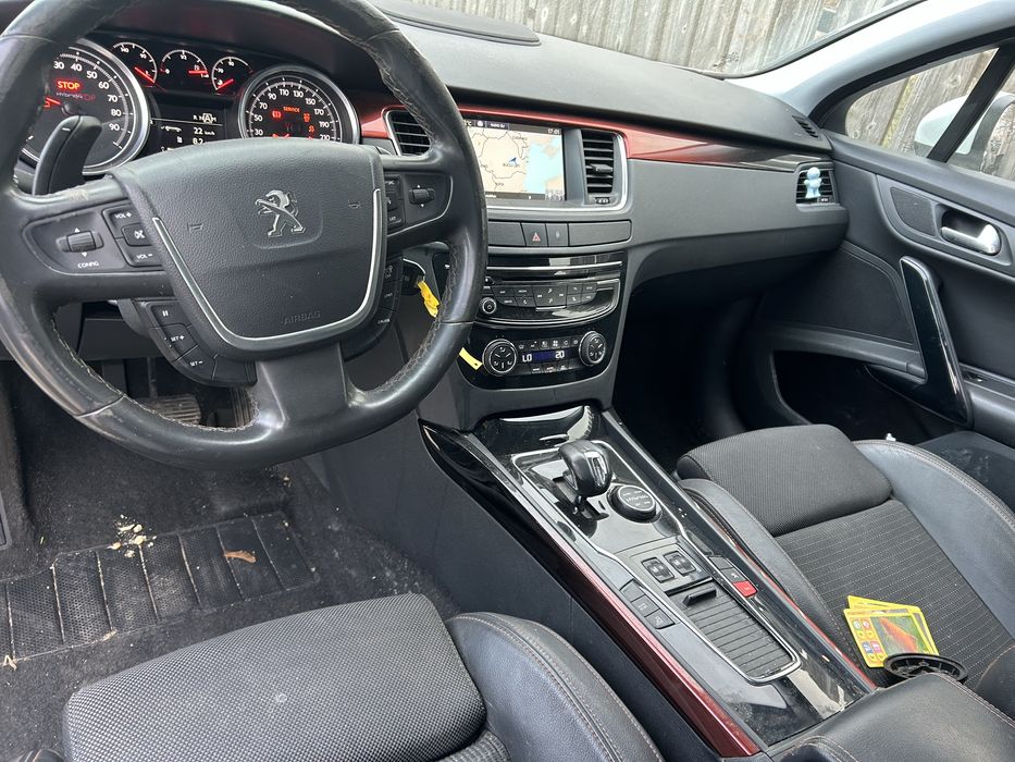 Planșă de bord cu head up display , airbag volan și airbag pasager Peugeot 508