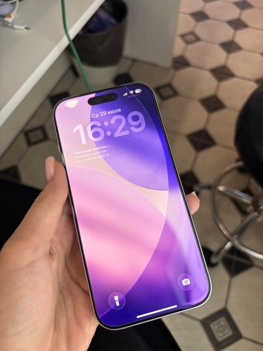 В продаже 17 Айфон