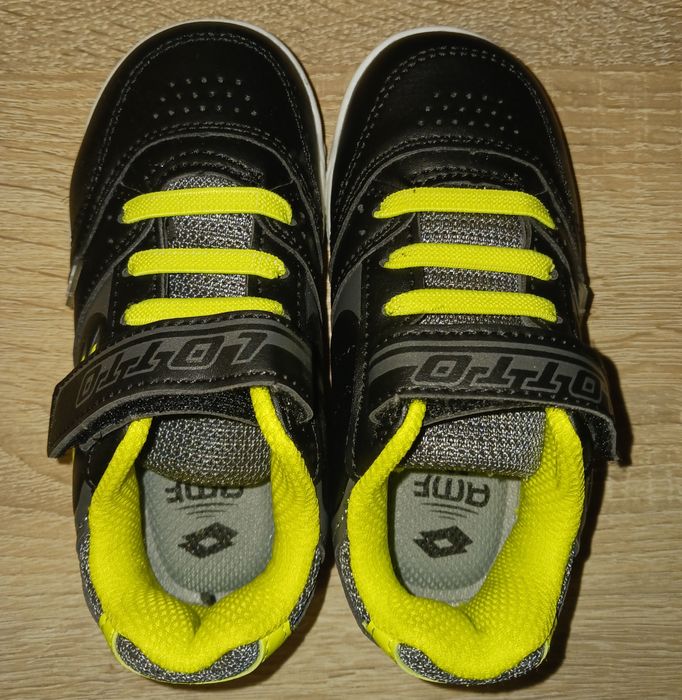 Нови детски обувки